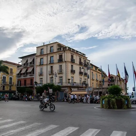 Appartamento - Posizione Unica Nella Piazza Principale Sorrento