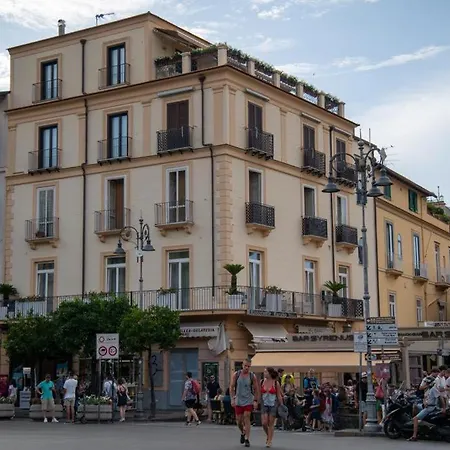 - Posizione Unica Nella Piazza Principale * 소렌토